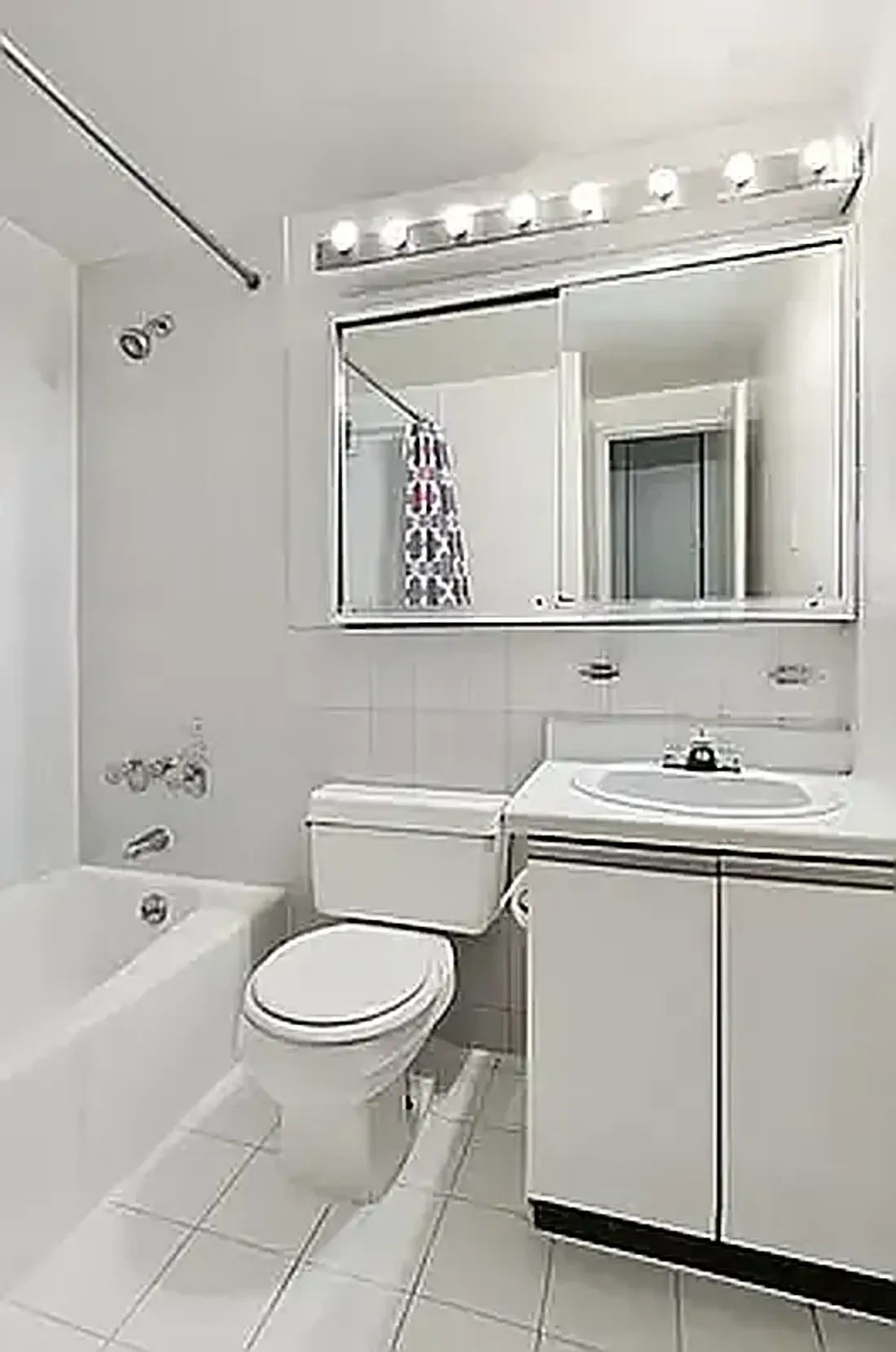 Photo for 220 EAST 24 STREET - 220 EAST 24 STREET Rental Building in Kips Bay, Manhattan
