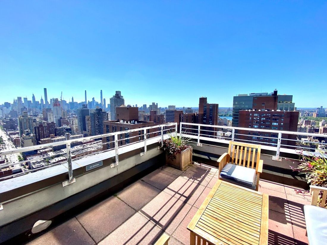 Photo for  Waterford Condominium  - 1776 2 AVENUE Condominium in Yorkville, Manhattan