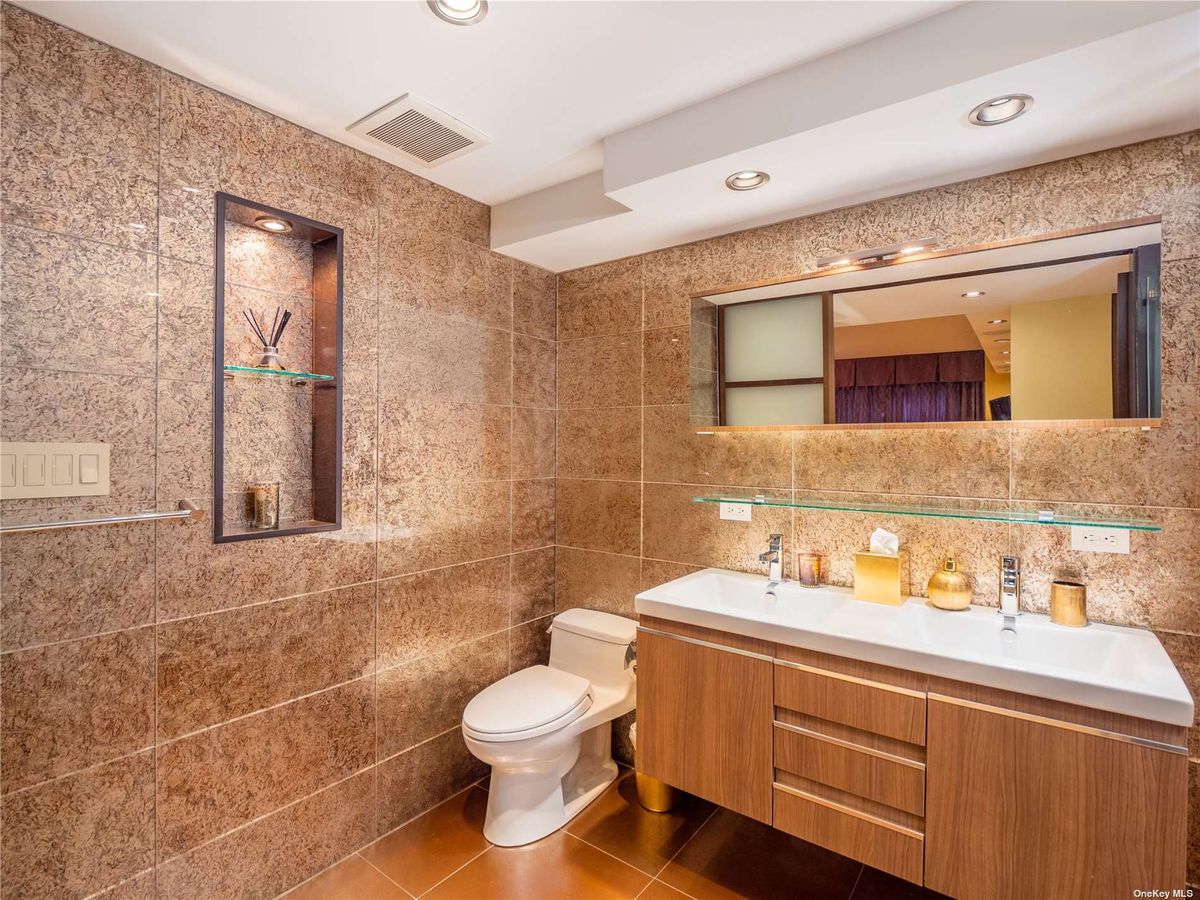 Photo for  Lex 54  - 135 EAST 54 STREET Condominium in Midtown East, Manhattan