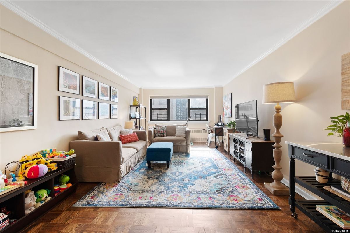 Photo for  181 East 73rd Street  - 1270 3 AVENUE Cooperative in Upper East Side, Manhattan