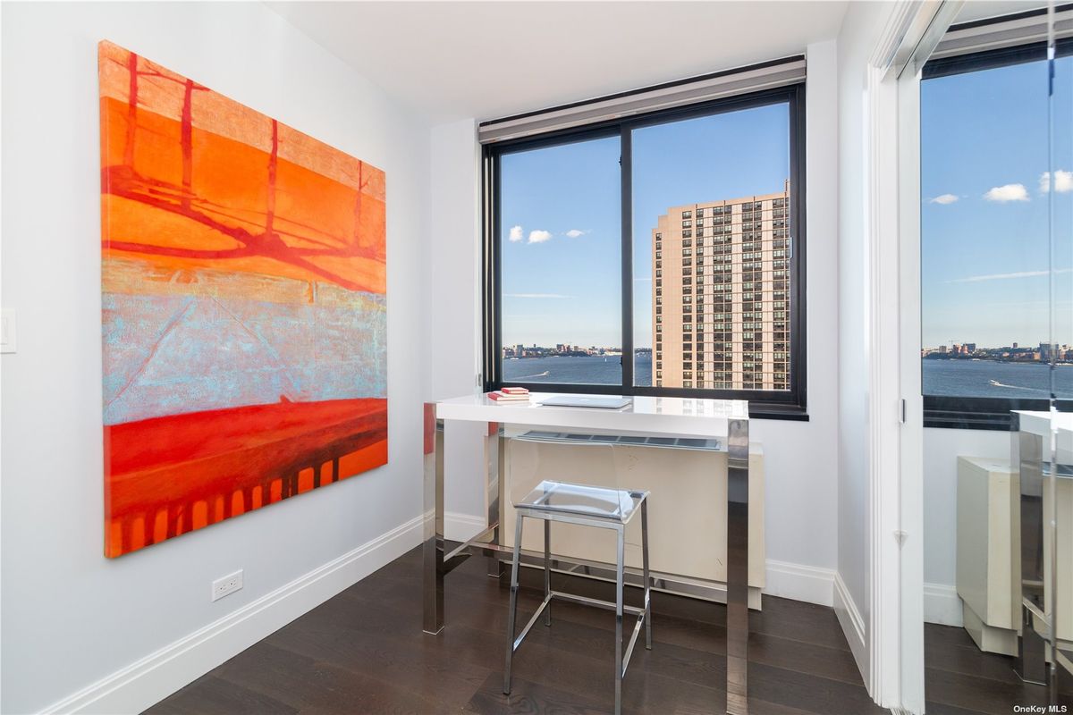Photo for  Liberty House  - 377 RECTOR PLACE Condominium in Battery Park City, Manhattan
