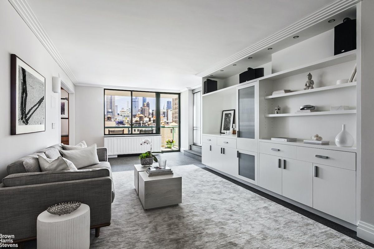 Photo for Grosvenor House - 22 WEST 15 STREET Condominium in Greenwich Village, Manhattan