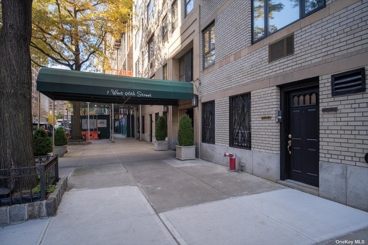 Photo for 7 WEST 96 STREET - 7 WEST 96 STREET Cooperative in Upper West Side, Manhattan