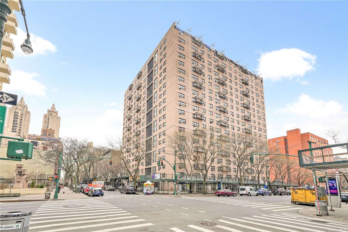 Photo for  Turin House  - 609 COLUMBUS AVENUE Cooperative in Upper West Side, Manhattan