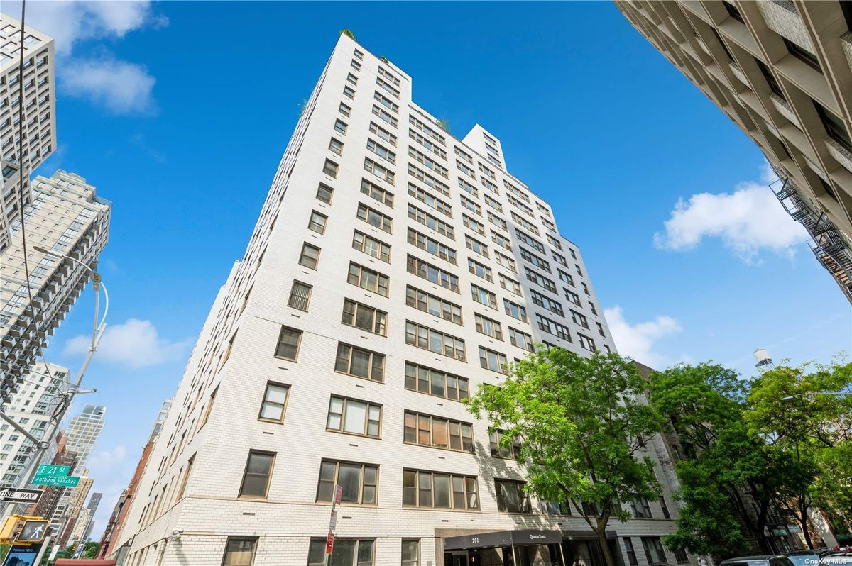 Photo for Quaker Ridge - 267 3 AVENUE Cooperative in Gramercy Park, Manhattan