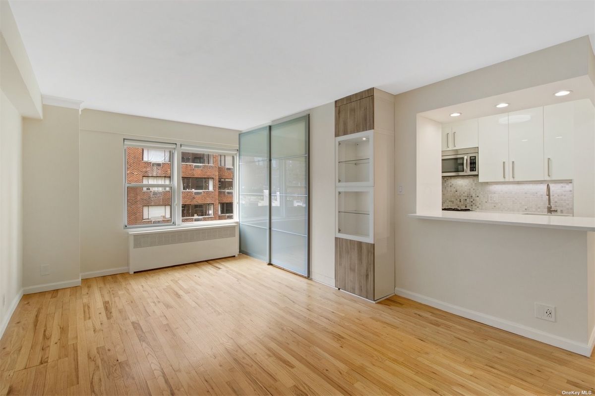 Photo for 515 East 85th Street - 515 EAST 85 STREET Cooperative in Upper East Side, Manhattan