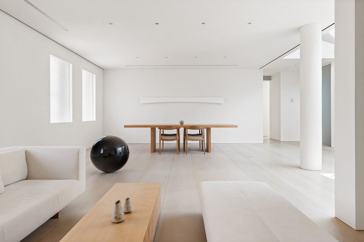 Photo for 150 East 72nd Street - 993 LEXINGTON AVENUE Condominium in Lenox Hill, Manhattan