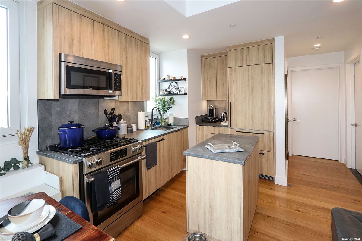 Photo for  HERO  - 24-16 QUEENS PLAZA SOUTH Condominium in Long Island City, Queens