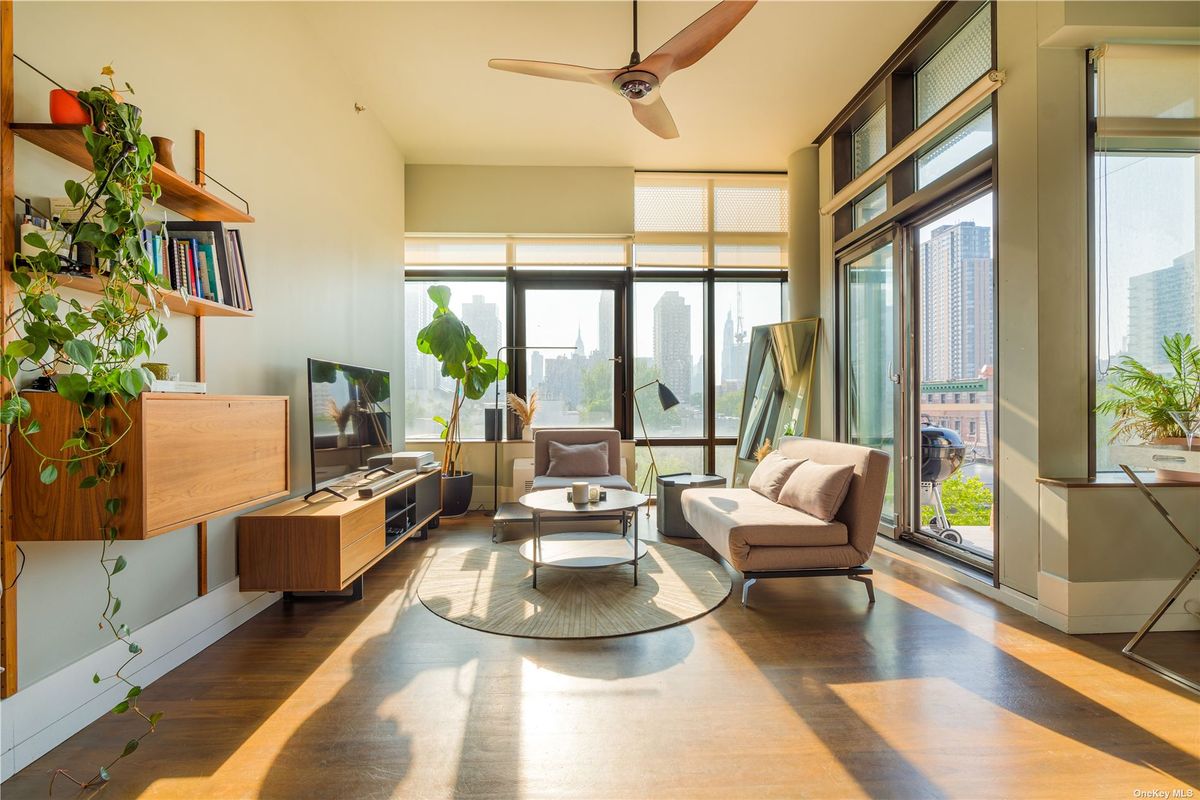 Photo for  1 Vernon Jackson  - 50-15 VERNON BOULEVARD Condominium in Long Island City, Queens