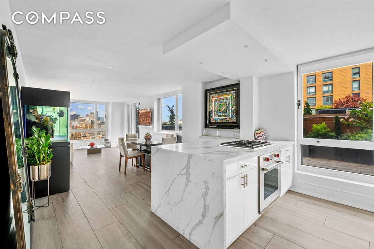 Photo for Zeckendorf Towers - 10 UNION SQUARE EAST Condominium in Union Square, Manhattan