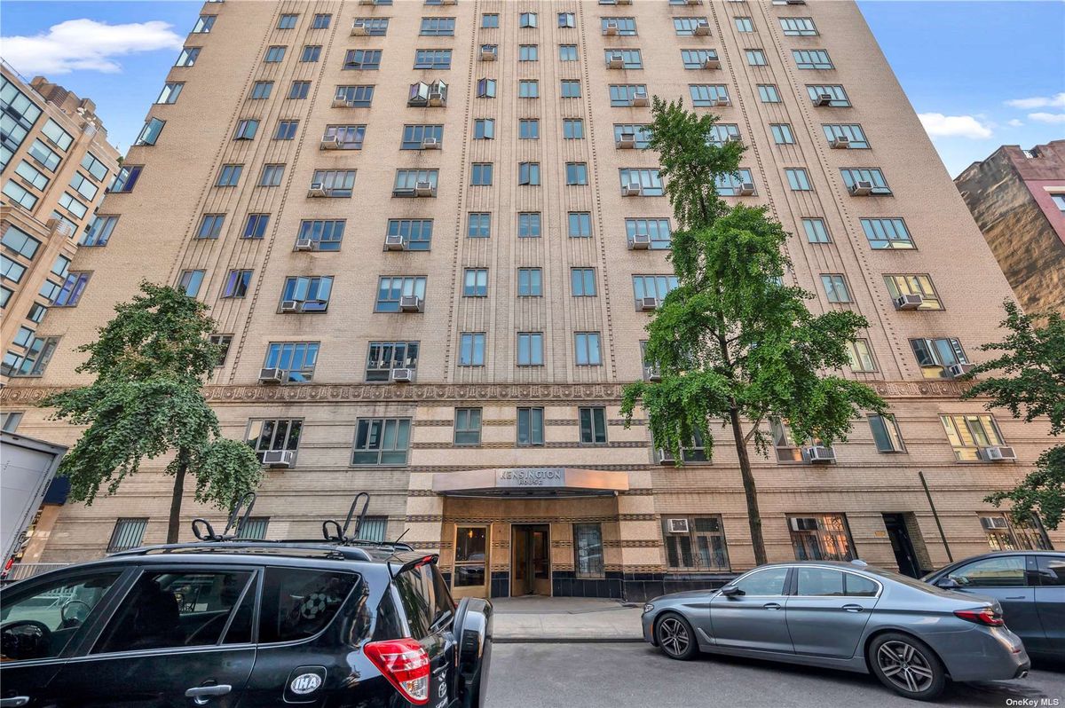 Photo for Kensington House - 160 7 AVENUE Condominium in Chelsea, Manhattan