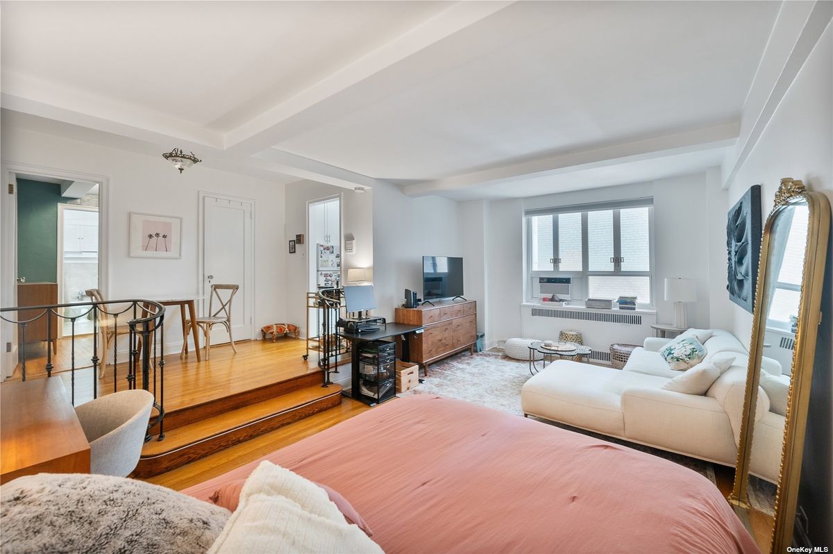 Photo for Kensington House - 160 7 AVENUE Condominium in Chelsea, Manhattan