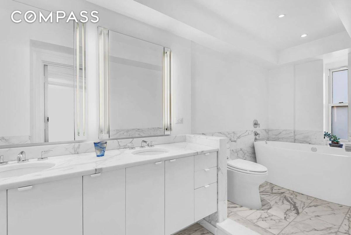 Photo for 21 East 90th Street - 1254 MADISON AVENUE Cooperative in Carnegie Hill, Manhattan