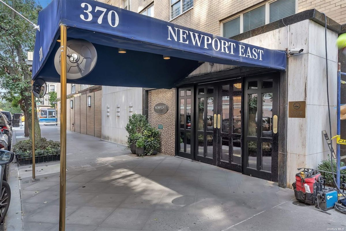 Photo for  Newport East  - 1445 1 AVENUE Cooperative in Lenox Hill, Manhattan