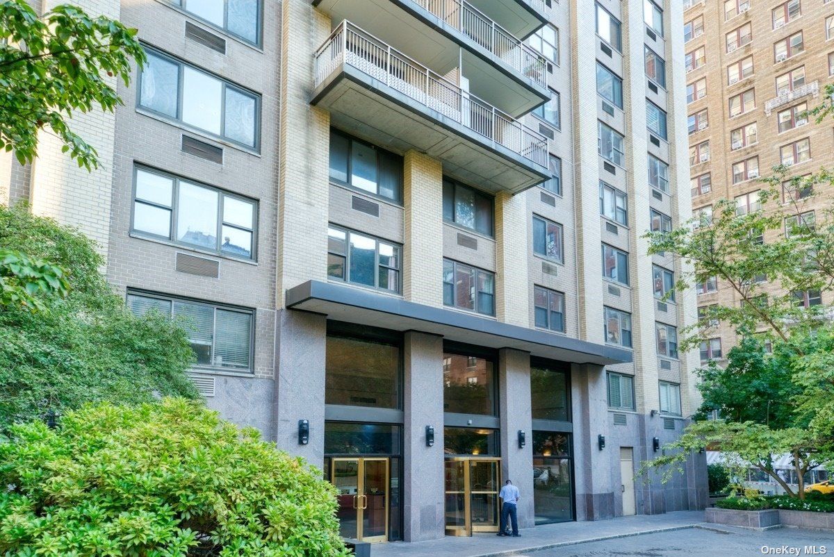Photo for One Sherman Square - 2039 BROADWAY Cooperative in Upper West Side, Manhattan