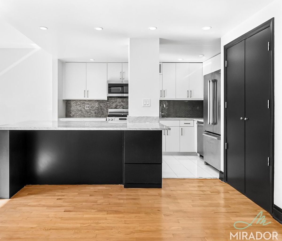 Photo for  Gramercy Park Lofts  - 268 PARK AVENUE SOUTH Rental Building in Flatiron, Manhattan