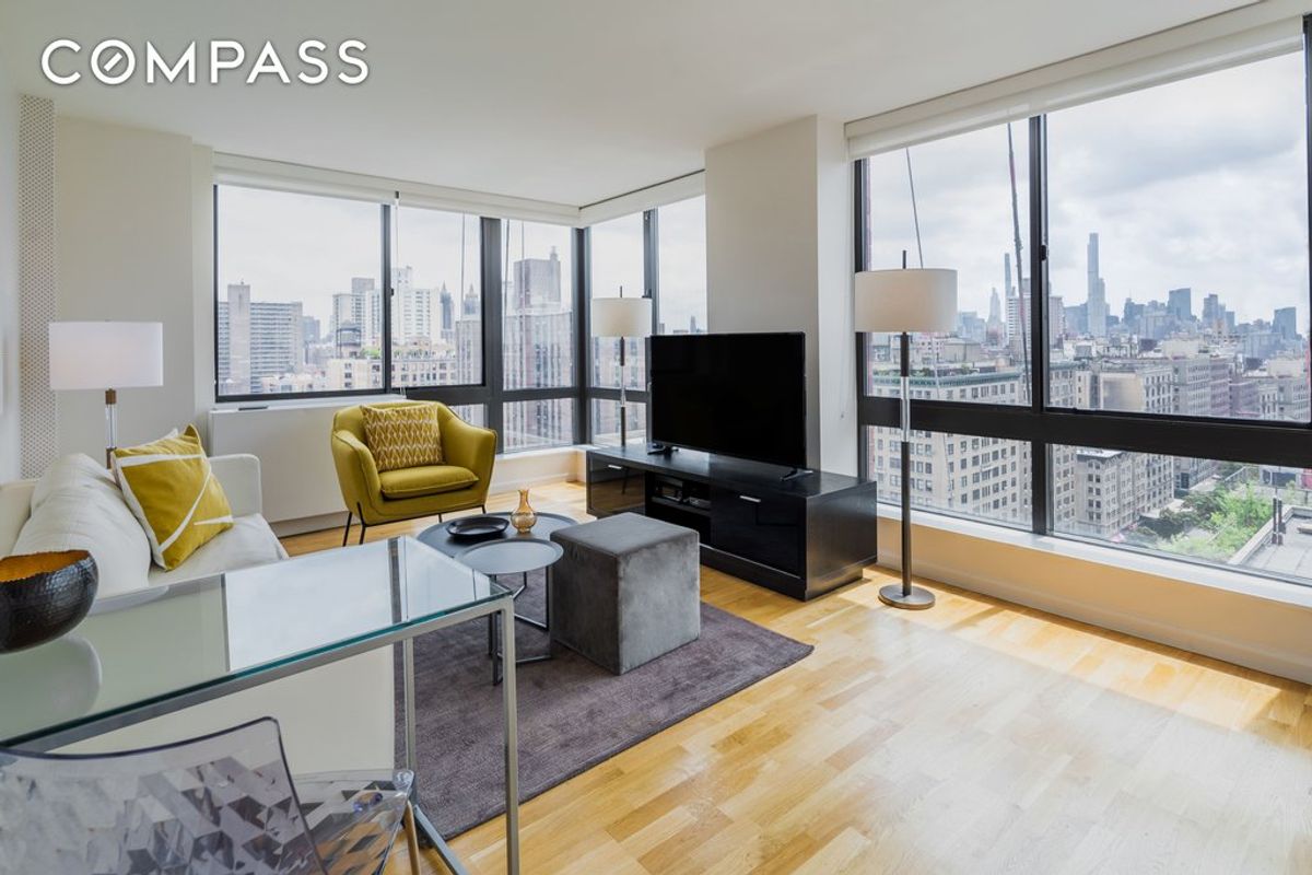 Photo for The Lyric - 2521 BROADWAY Rental Building in Upper West Side, Manhattan