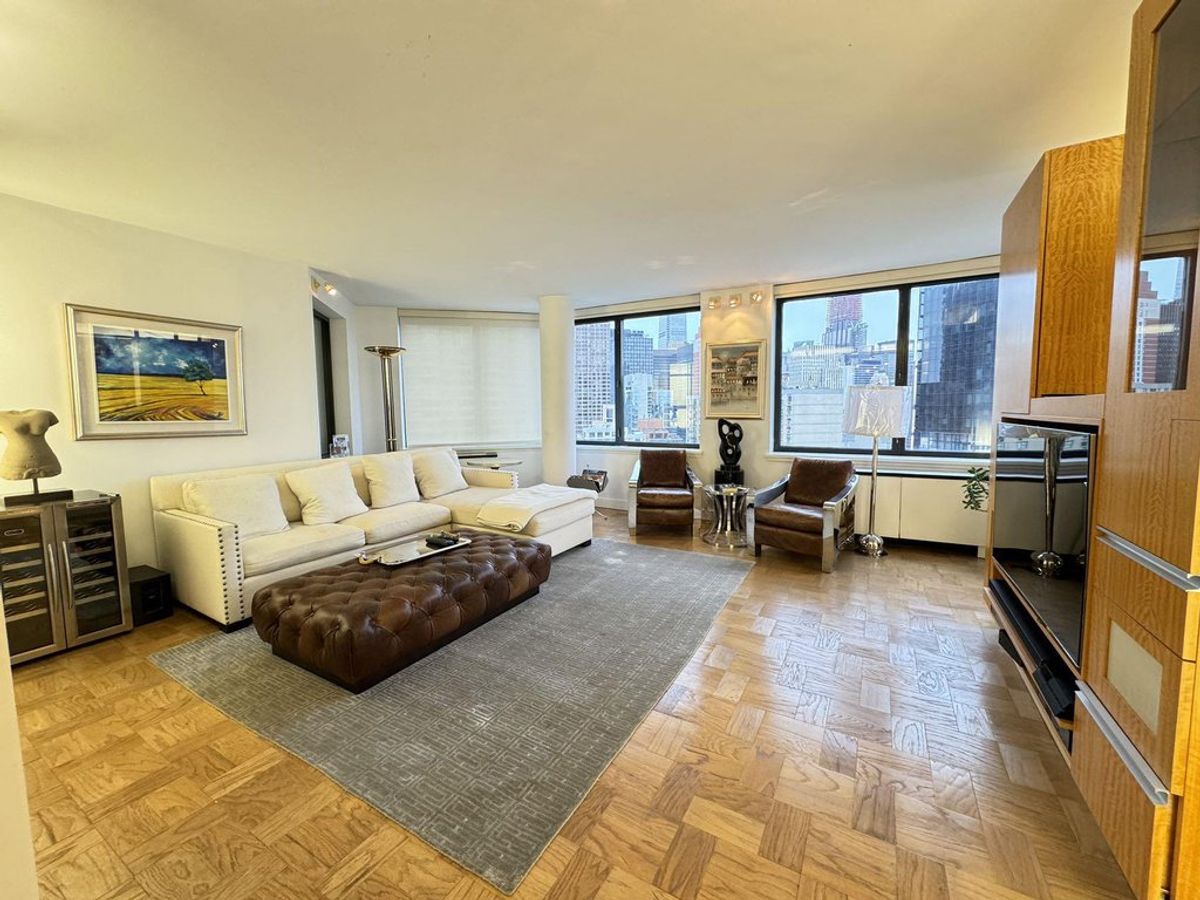 Photo for The Horizon - 415 East 37th Street Condominium in Midtown East, Manhattan