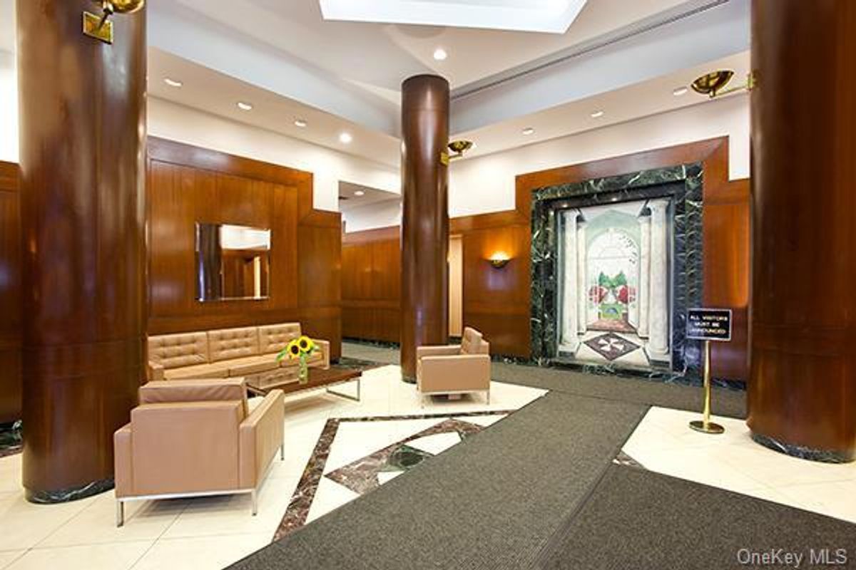 Photo for  Savannah  - 250 WEST 89 STREET Condominium in Upper West Side, Manhattan