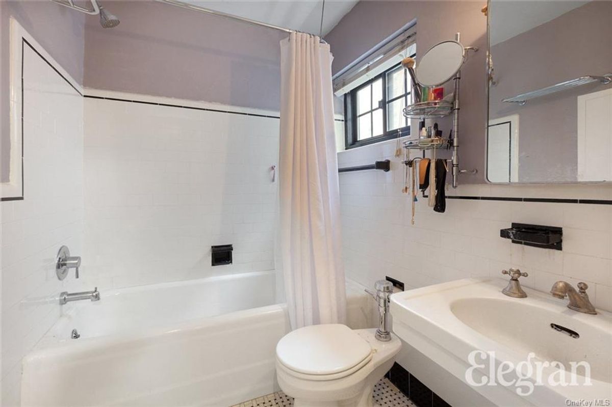 Photo for The Gramercy Arms - 102 EAST 22 STREET Cooperative in Gramercy Park, Manhattan