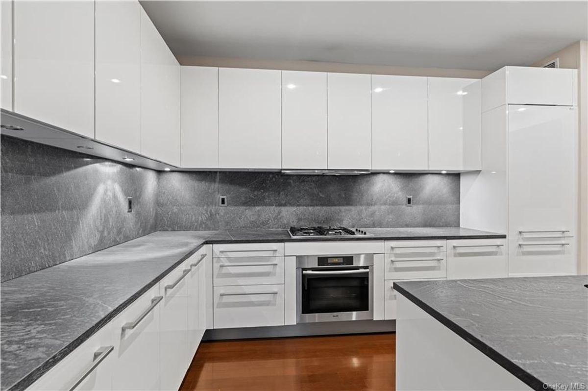 Photo for 4W21 - 4 WEST 21 STREET Cooperative in Flatiron, Manhattan