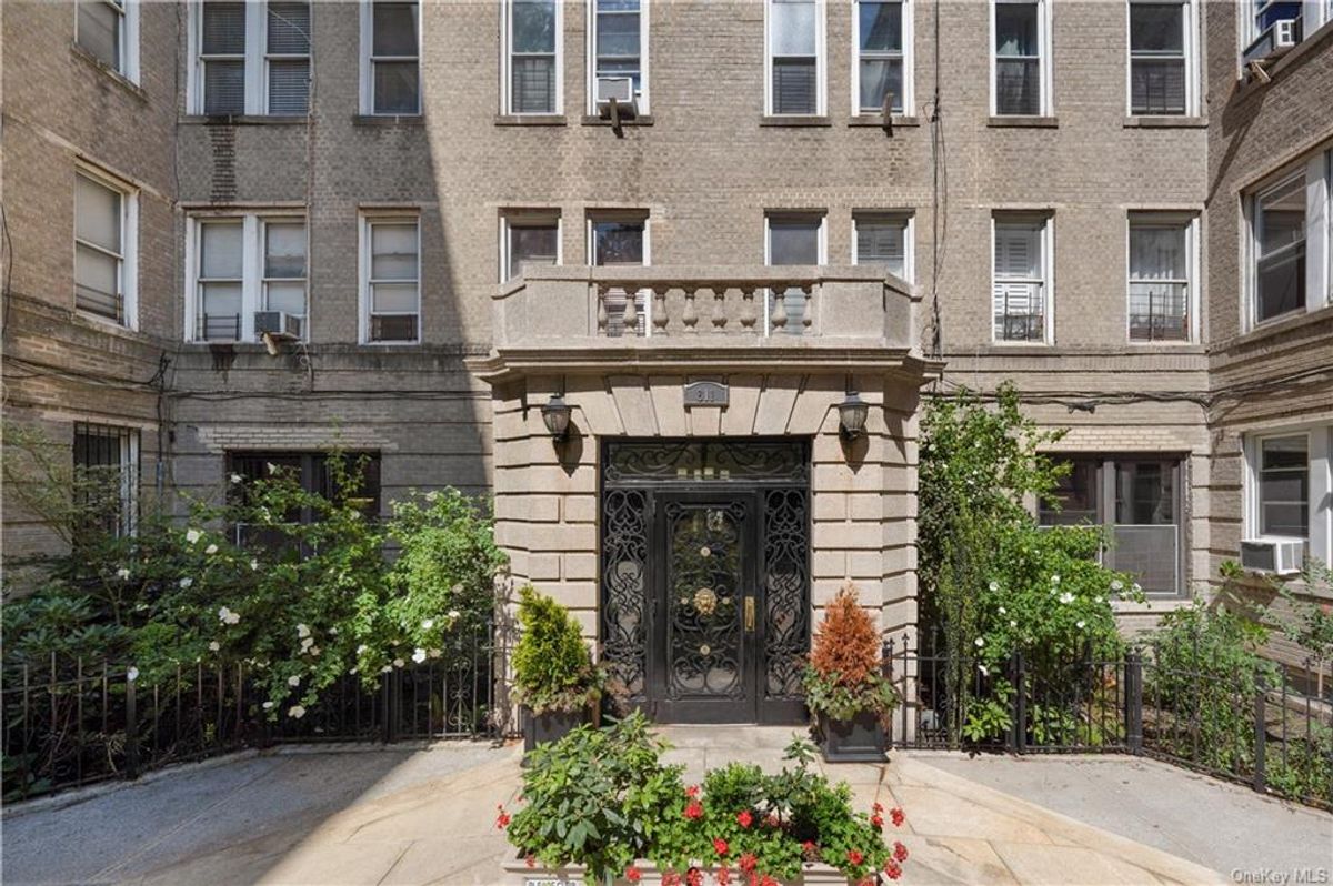 Photo for  811 Walton Avenue  - 811 WALTON AVENUE Cooperative in Concourse, Bronx