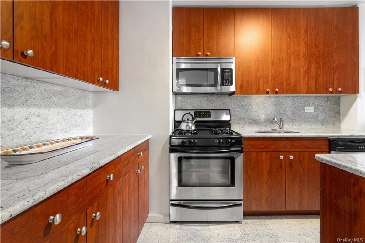 Photo for  Lincoln Towers  - 140 West End Avenue Condominium in Upper West Side, Manhattan