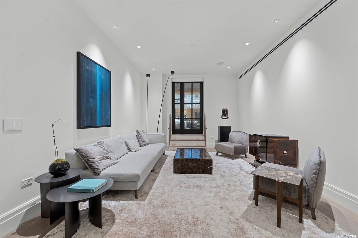 Photo for 100 Barclay - 140 WEST STREET Condominium in Tribeca, Manhattan