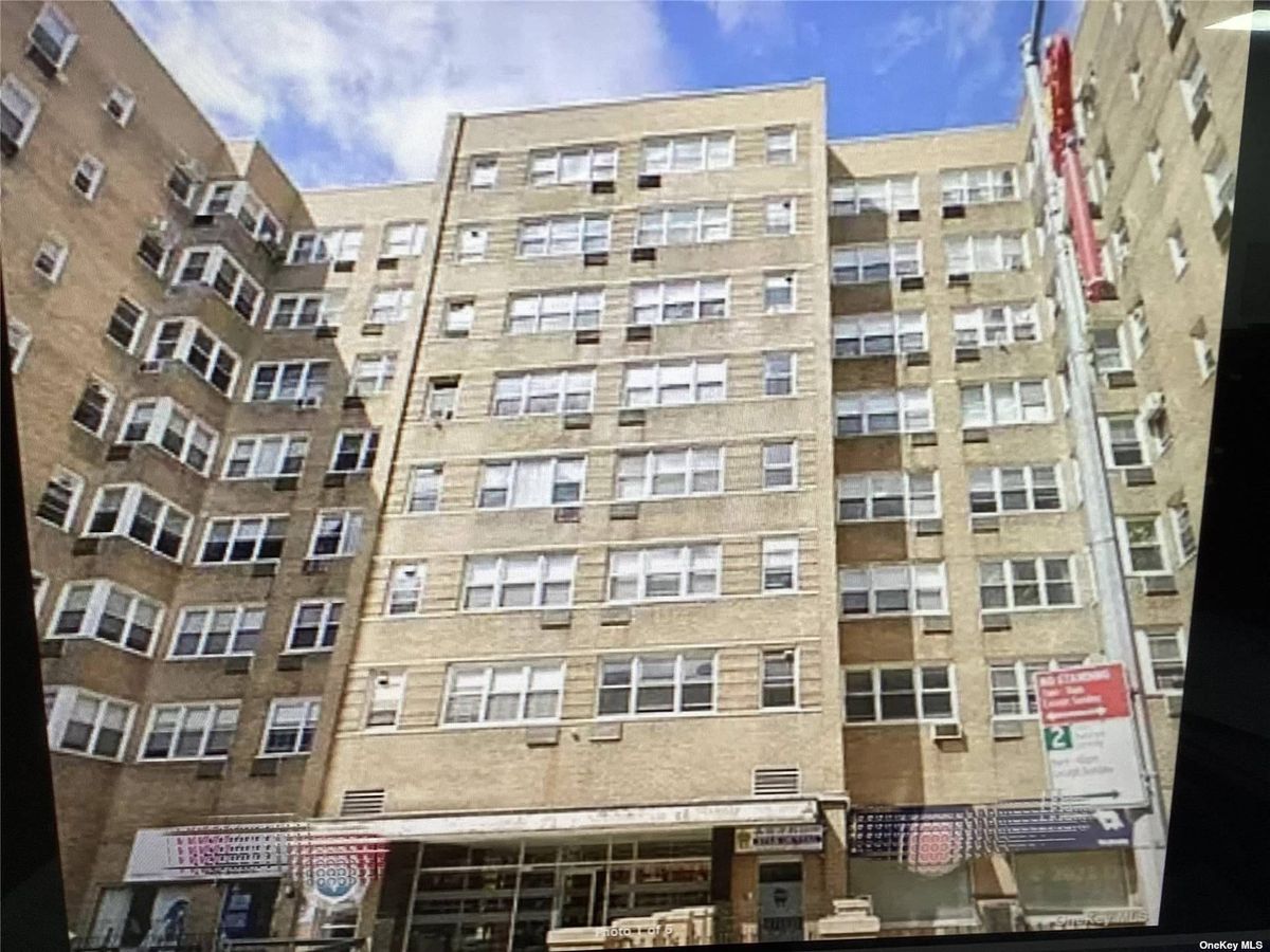 Photo for Bridgeview House Condominiums - 50 Bayard Street Condominium in Chinatown, Manhattan