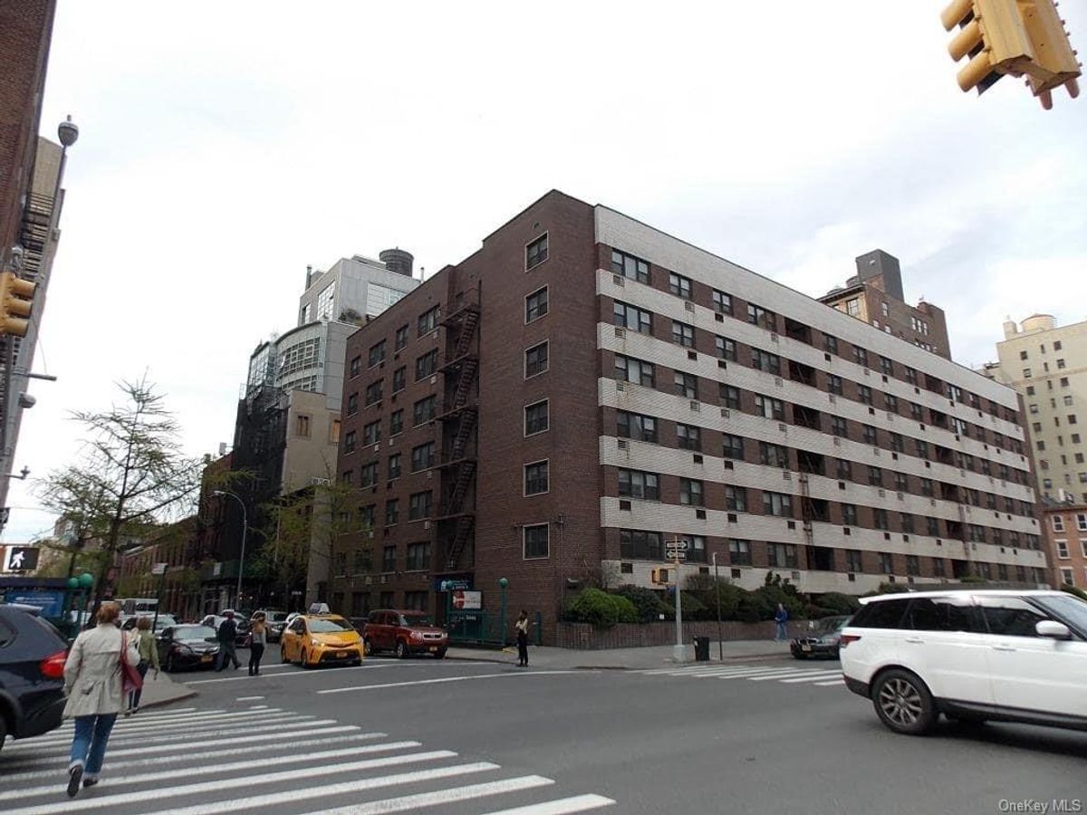 Photo for  140 7 AVENUE  - 140 7 AVENUE Condominium in Chelsea, Manhattan