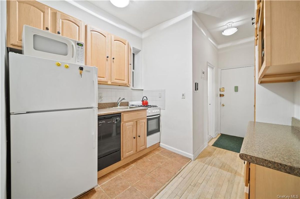 Photo for 317 West 89th Street - 317 West 89th Street Condominium in Upper West Side, Manhattan