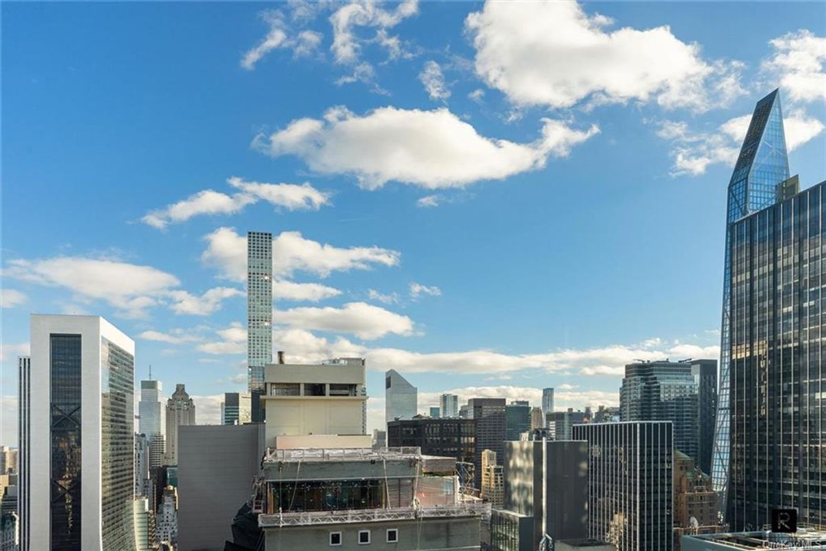 Photo for  Metropolitan Tower  - 146 WEST 57 STREET Condominium in Midtown, Manhattan