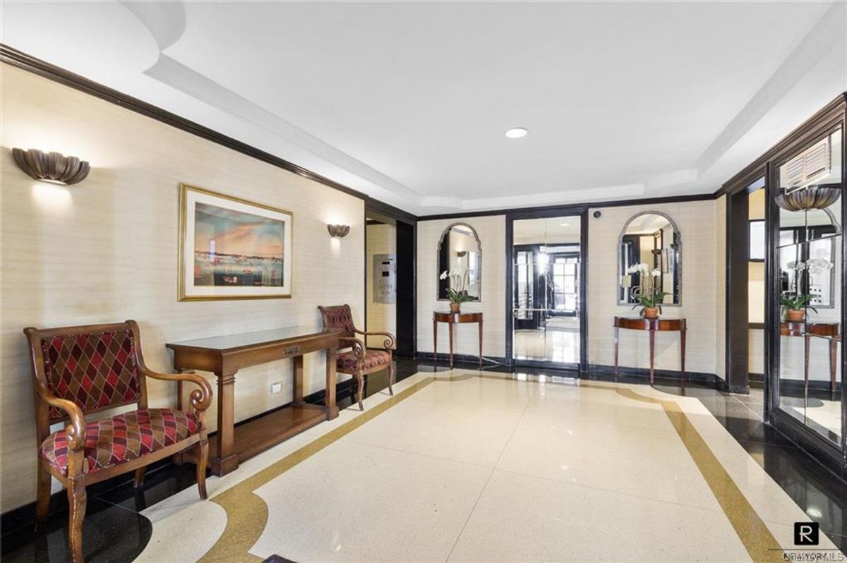 Photo for 136 East 76th Street - 1068 LEXINGTON AVENUE Condominium in Upper East Side, Manhattan