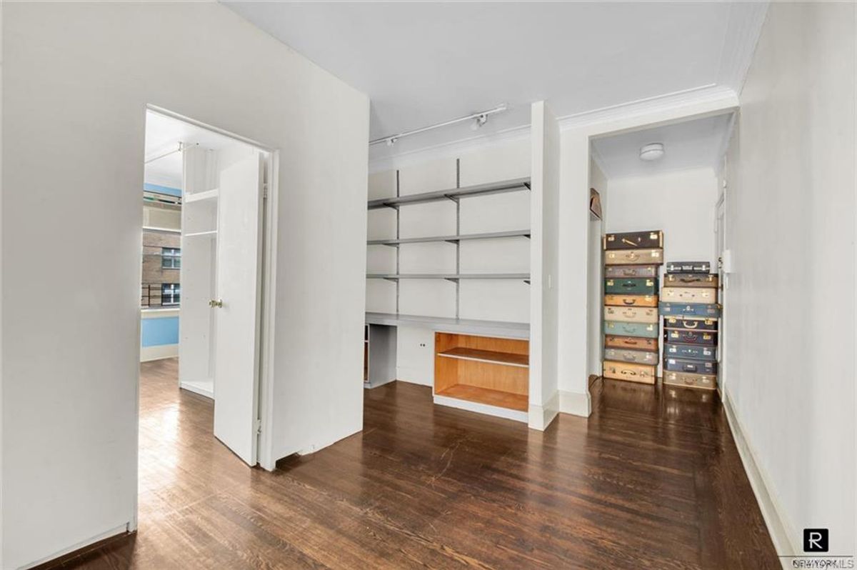 Photo for 136 East 36th Street - 271 LEXINGTON AVENUE Cooperative in Murray Hill, Manhattan