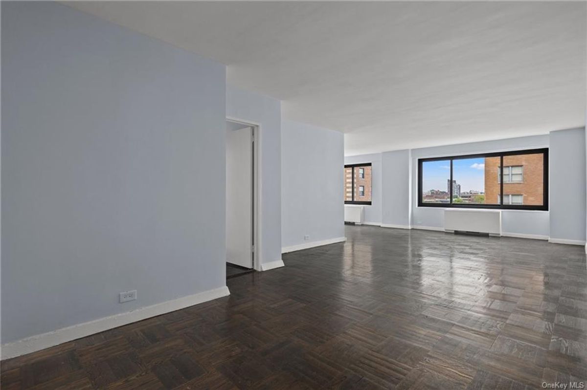 Photo for  10 East End Avenue  - 10 EAST END AVENUE Cooperative in Upper East Side, Manhattan