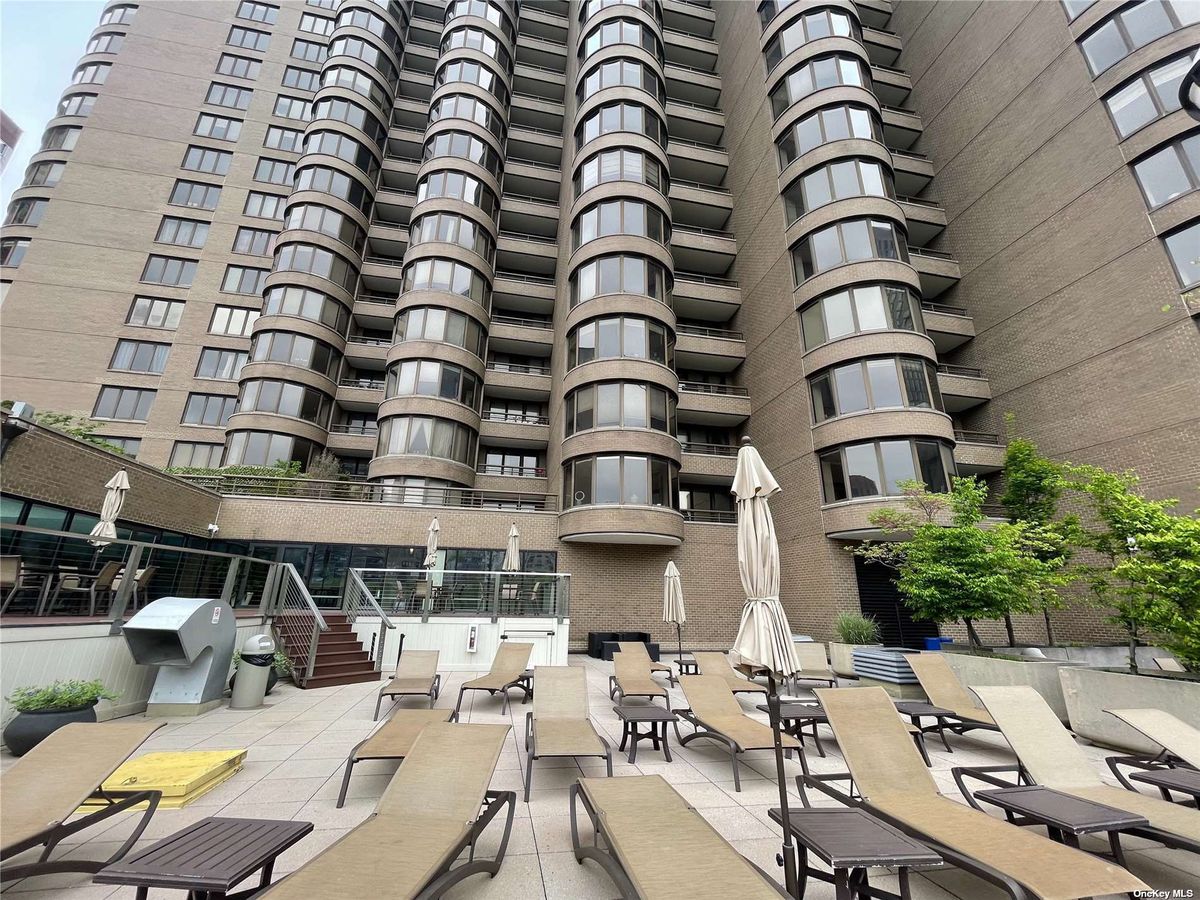 Photo for The Corinthian - 330 East 38th Street Condominium in Murray Hill, Manhattan