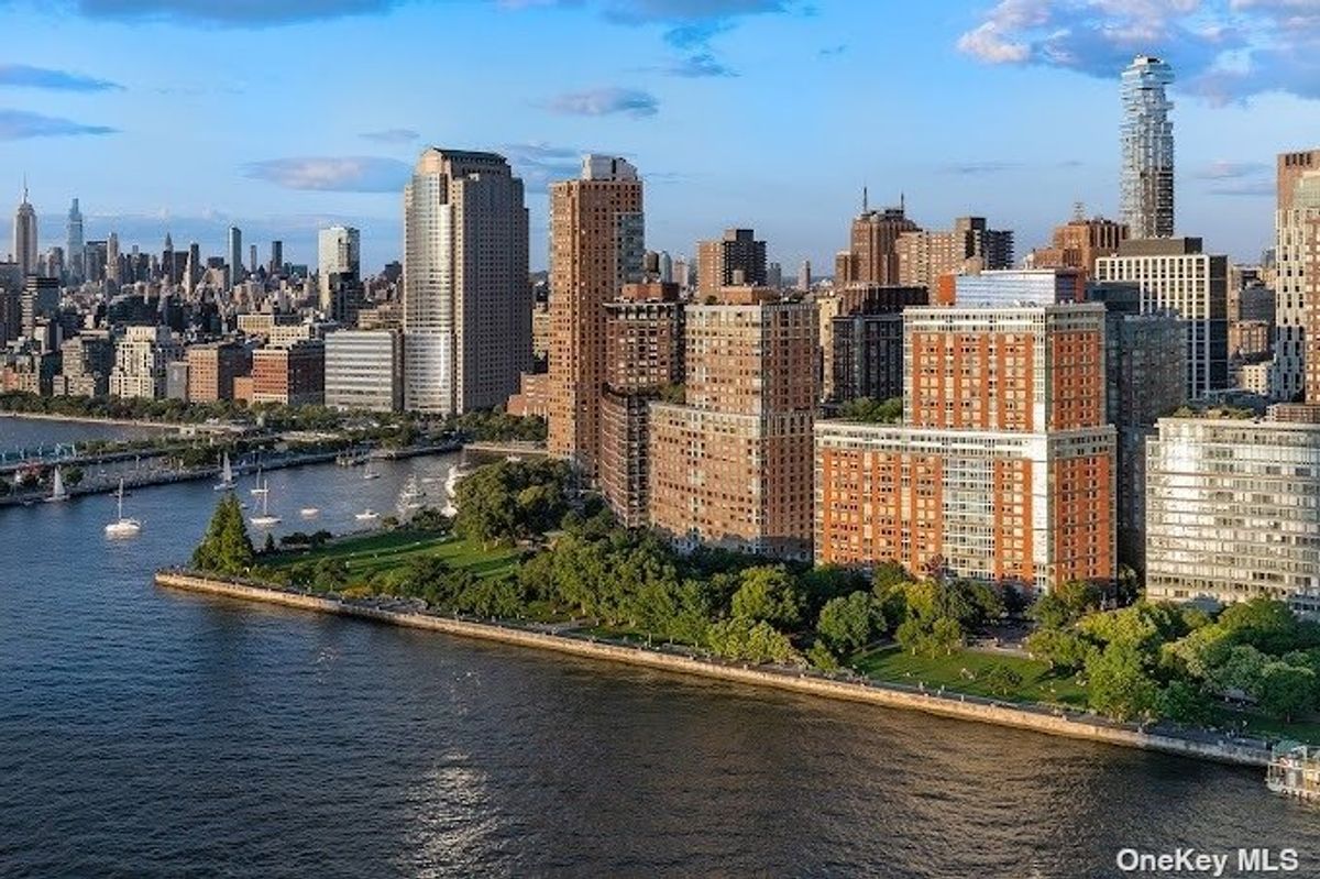 Photo for  The Solaire  - 20 River Terrace Condominium in Battery Park City, Manhattan
