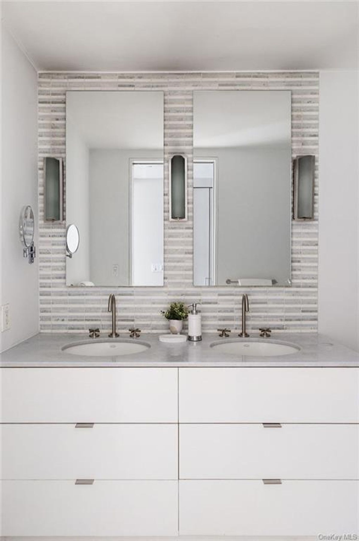 Photo for  Gracie Towne House  - 401 EAST 89 STREET Condominium in Upper East Side, Manhattan