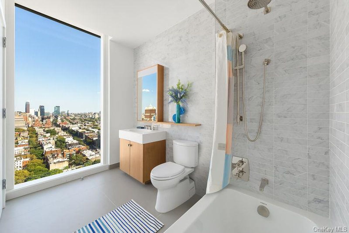 Photo for  Quay Tower  - 50 BRIDGE PARK DRIVE Condominium in Brooklyn Heights, Brooklyn