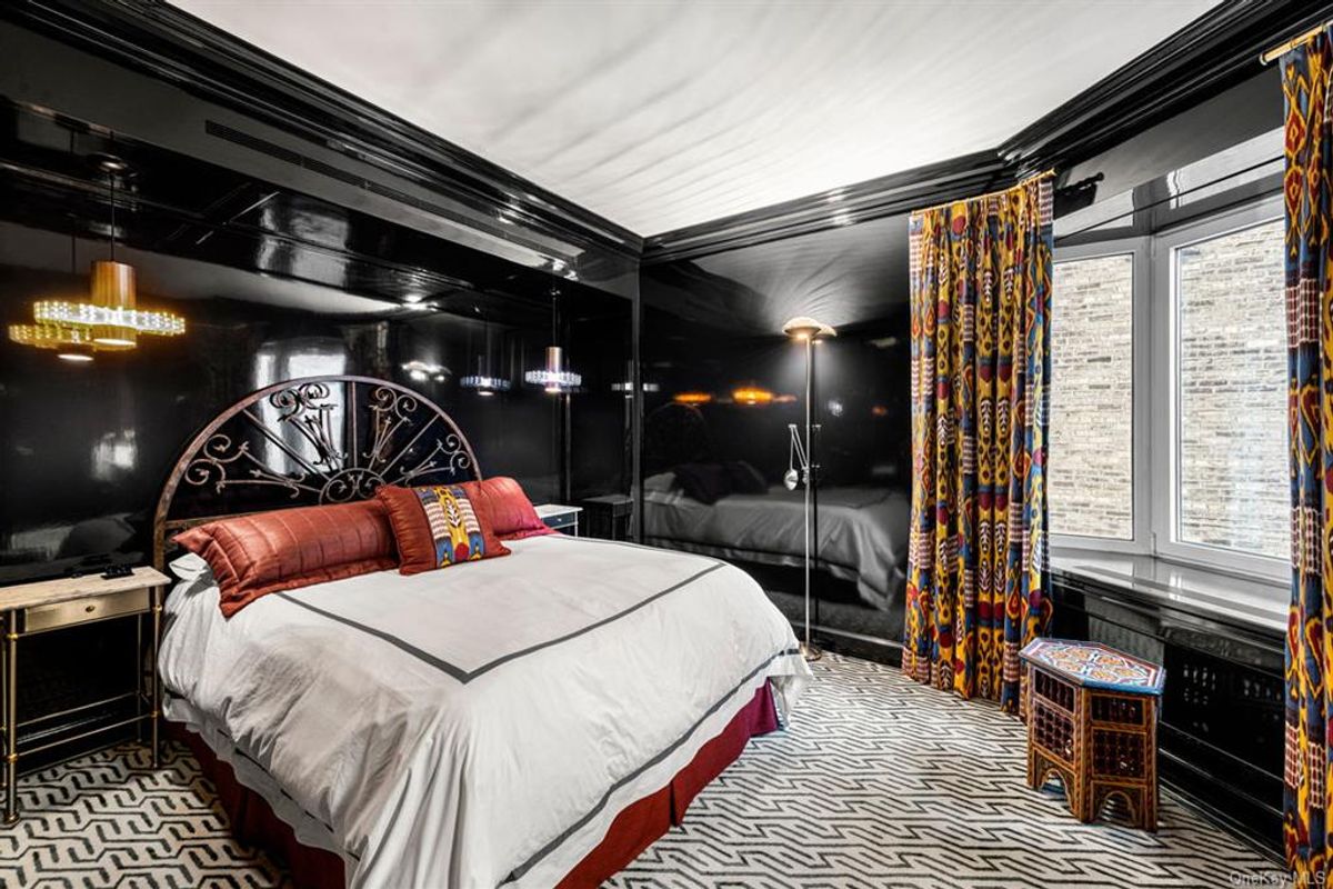 Photo for  880 5th Avenue  - 880 5th Avenue Cooperative in Upper East Side, Manhattan