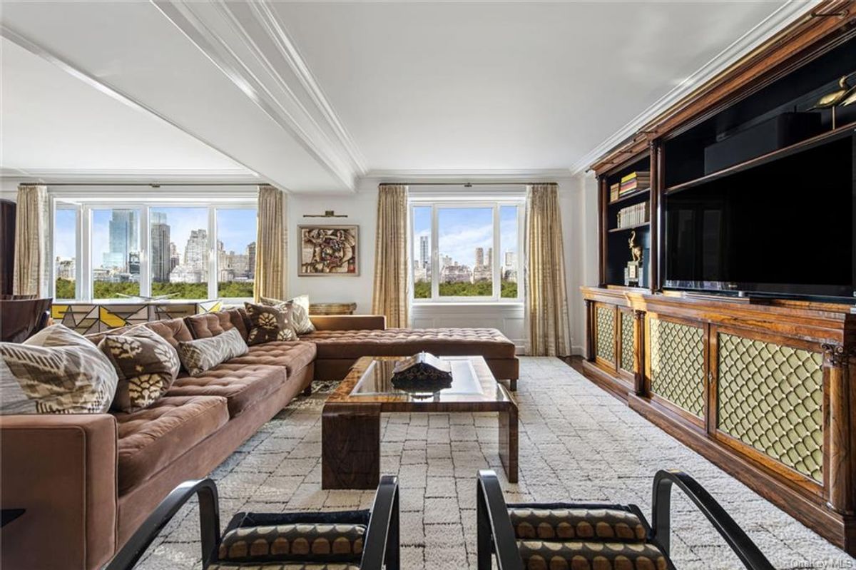 Photo for 880 5th Avenue - 880 5th Avenue Cooperative in Upper East Side, Manhattan