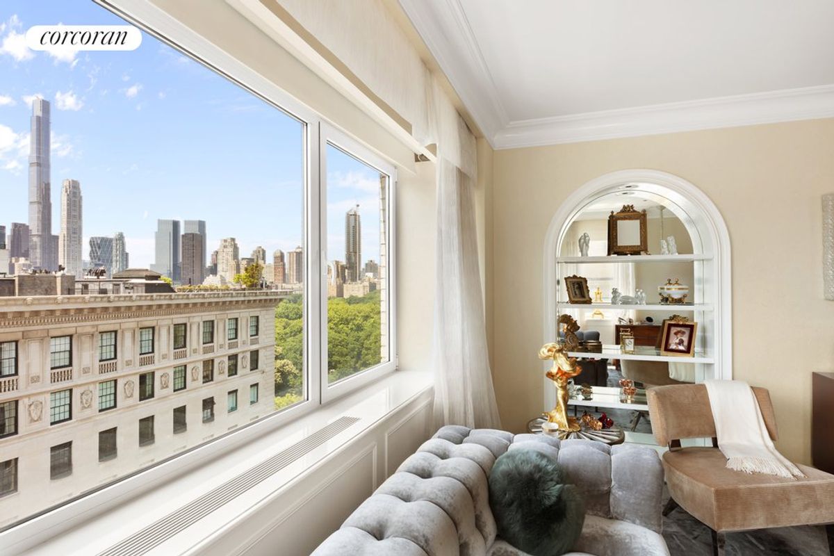 Photo for  910 5 AVENUE  - 910 5 AVENUE Cooperative in Upper East Side, Manhattan
