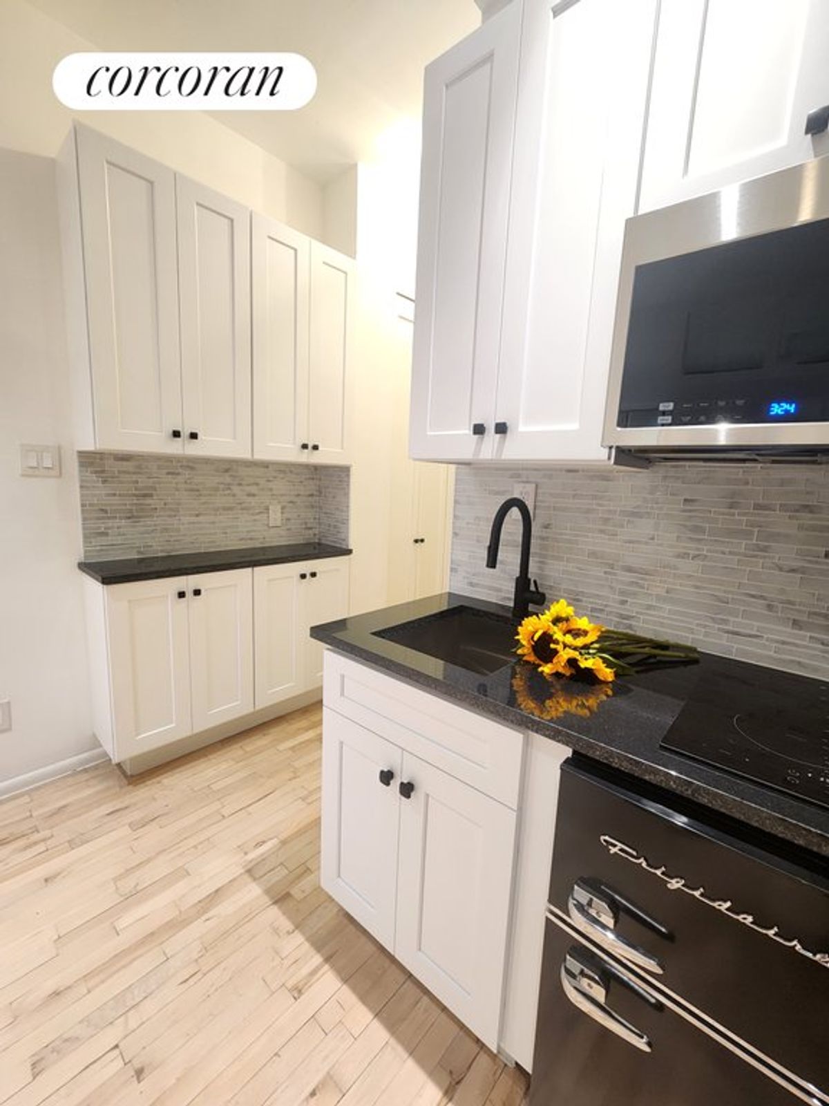 Photo for 77 Perry Street - 77 Perry Street Cooperative in West Village, Manhattan