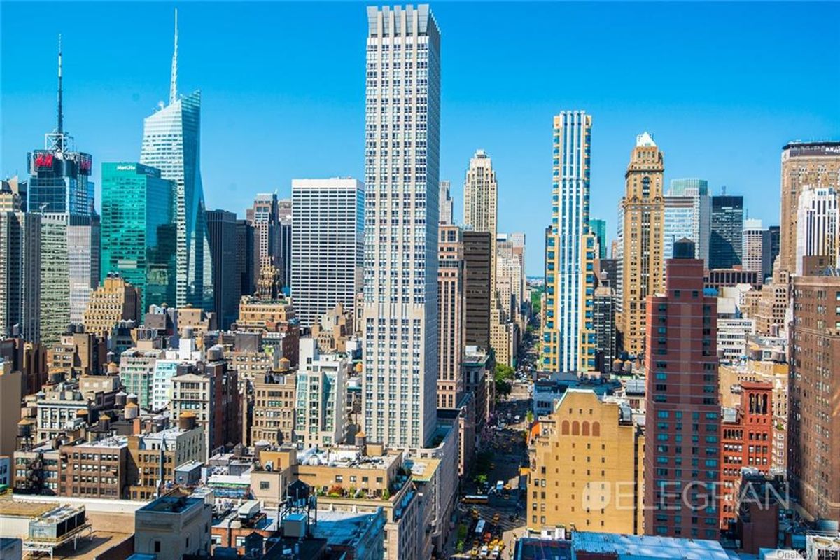 Photo for 325 Fifth Avenue - 321 5 AVENUE Condominium in Murray Hill, Manhattan