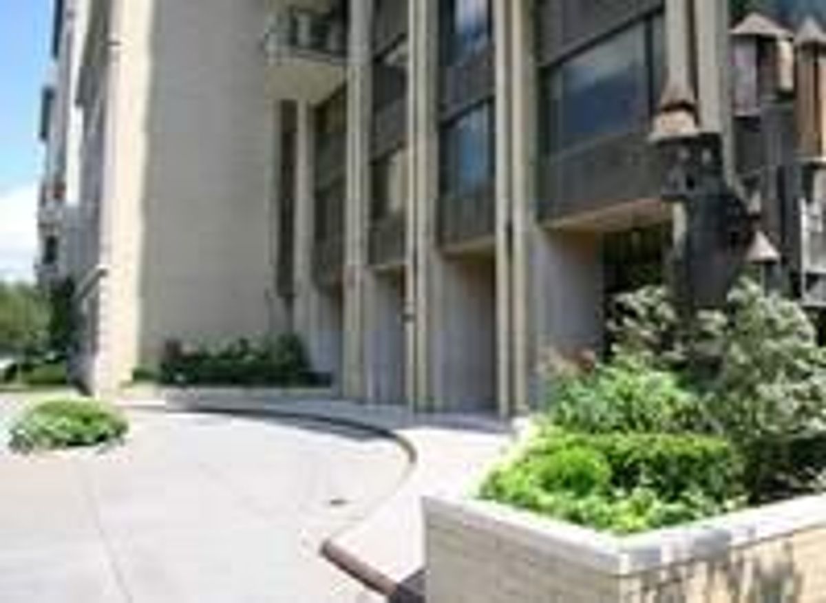 Photo for 985 5th AVENUE - 985 5th Avenue Rental Building in Upper East Side, Manhattan