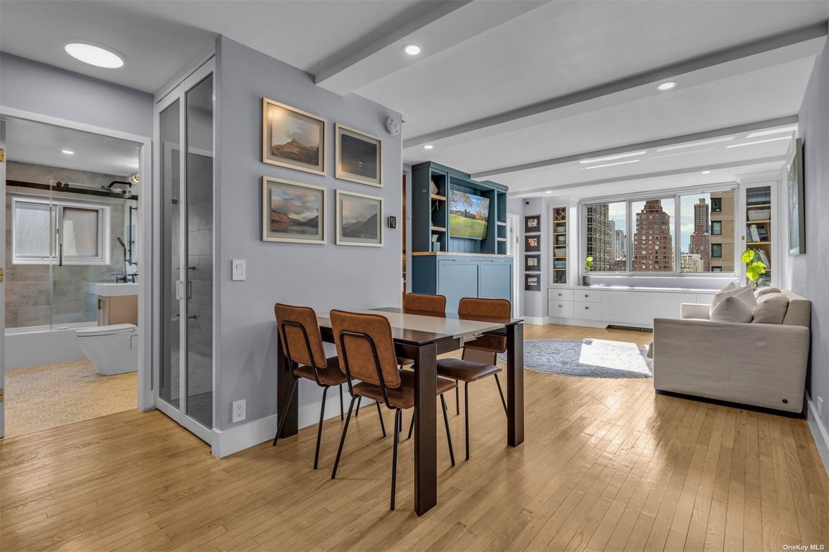 Photo for Mill Rock Plaza - 345 East 93rd Street Cooperative in Upper East Side, Manhattan