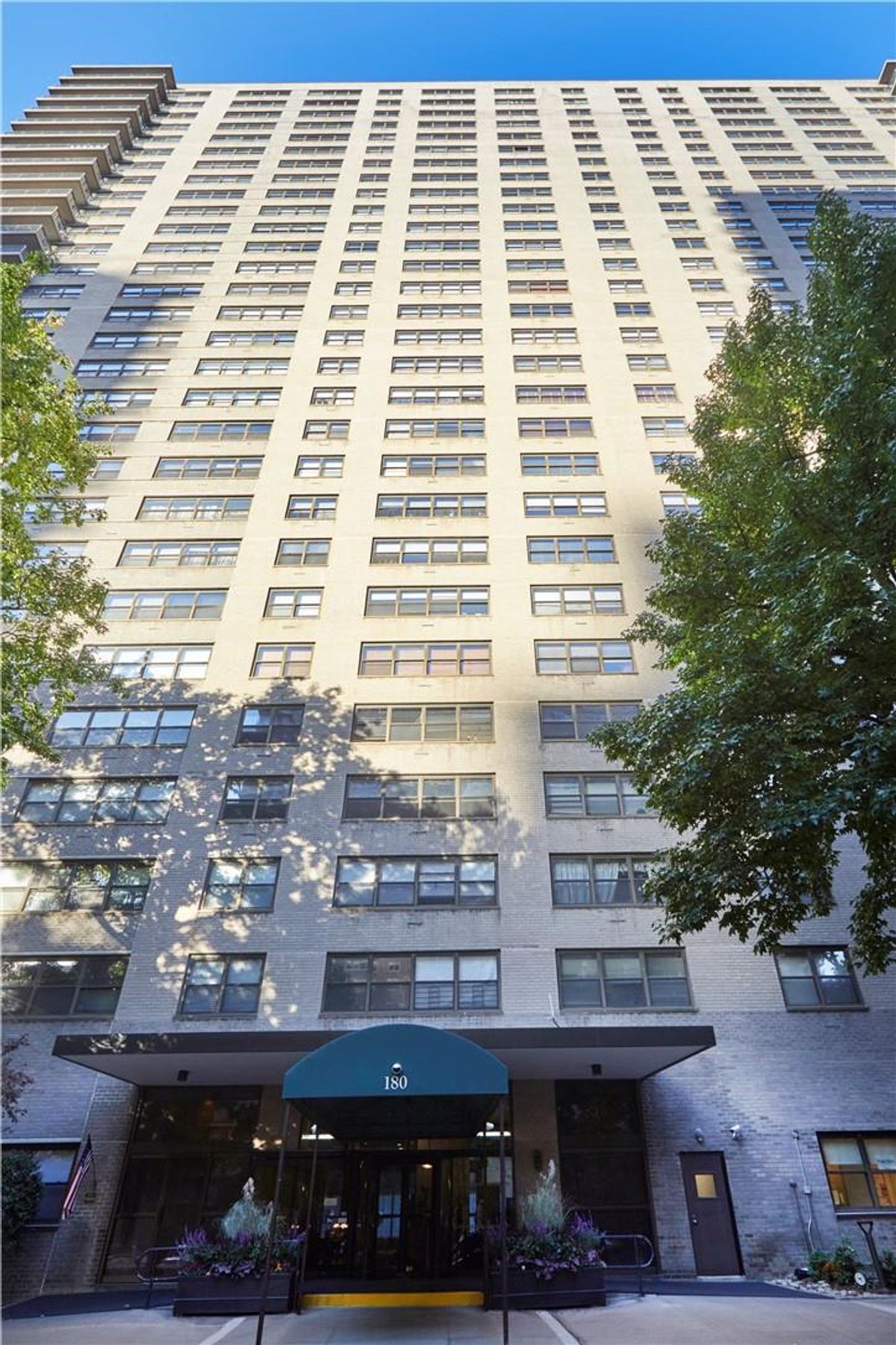 Photo for Gracie Towers - 180 East End Avenue Cooperative in Upper East Side, Manhattan