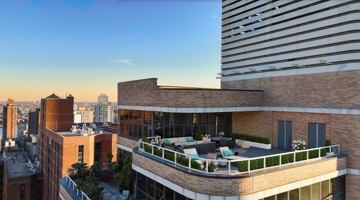 Photo for The Metropolitan - 181 East 90th Street Condominium in Upper East Side, Manhattan