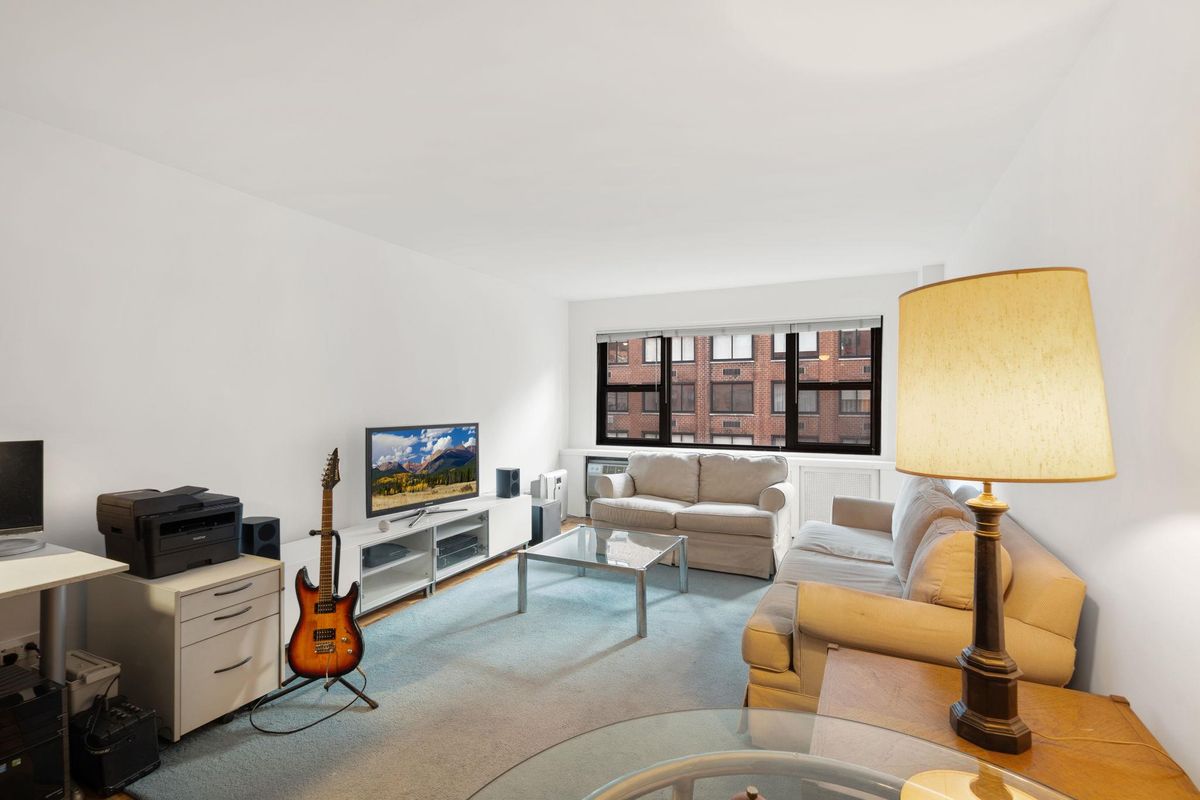 Photo for The Senate East - 335 East 51St Street Condominium in Turtle Bay, Manhattan