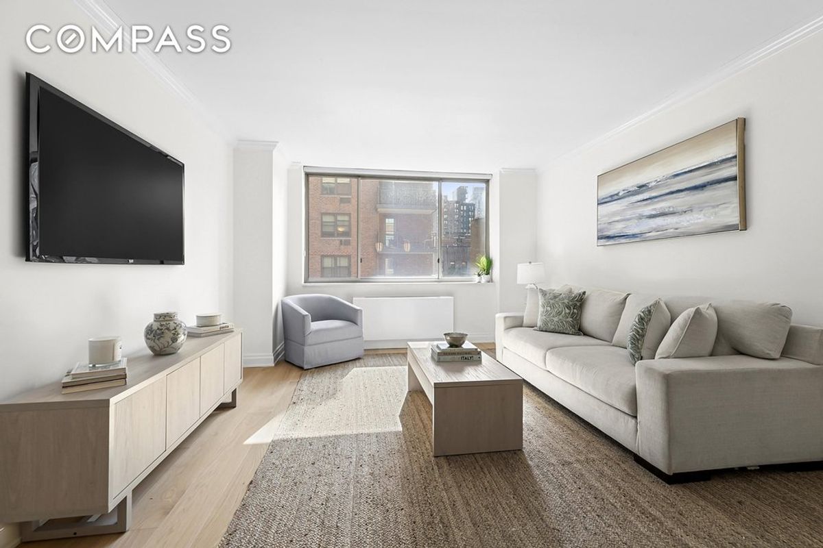 Photo for Wellington Tower - 350 East 82nd Street Condominium in Upper East Side, Manhattan